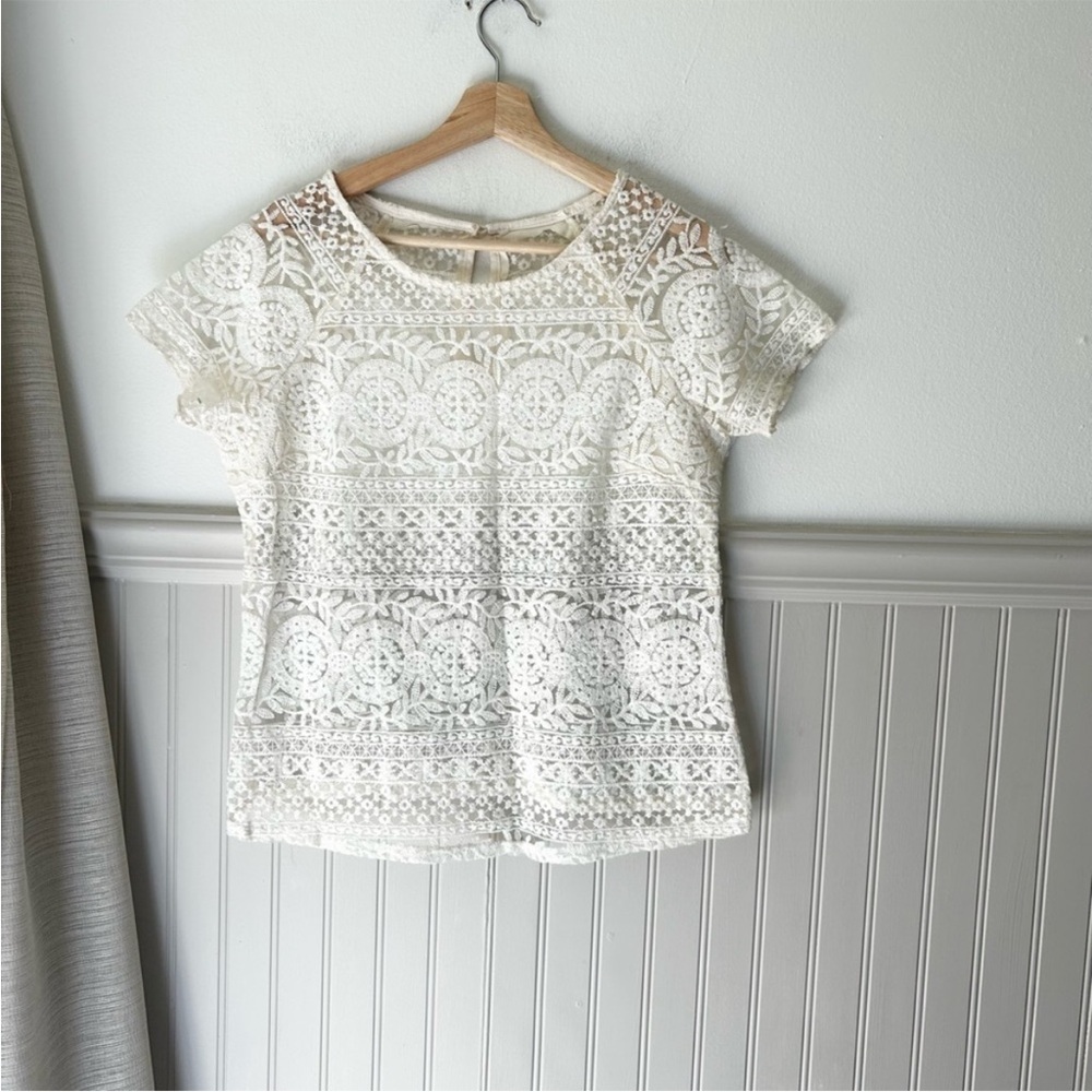 Elegant Ivory Lace Women’s Top Size Small